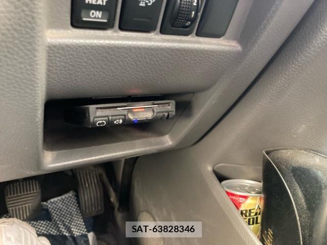 Nissan NV350 Caravan 2012-11 8660837-17