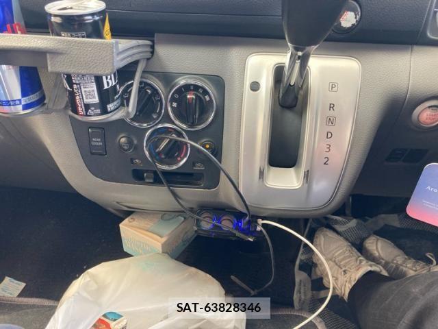 Nissan NV350 Caravan 2012-11 8660837-18