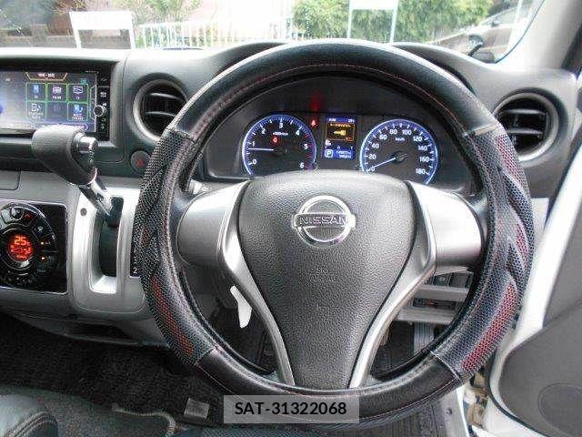 Nissan NV350 Caravan 2017-08 8660838-13