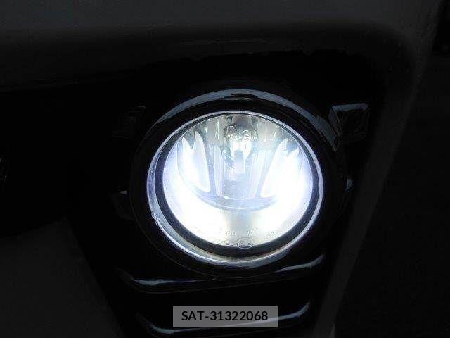 Nissan NV350 Caravan 2017-08 8660838-15
