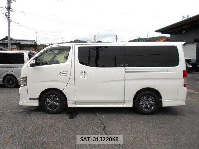Nissan NV350 Caravan 2017-08 8660838-23