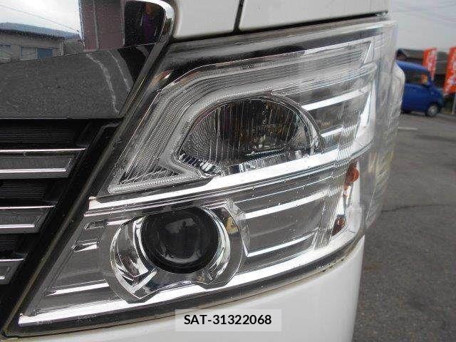 Nissan NV350 Caravan 2017-08 8660838-24