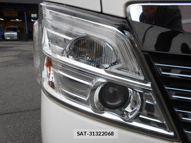 Nissan NV350 Caravan 2017-08 8660838-25