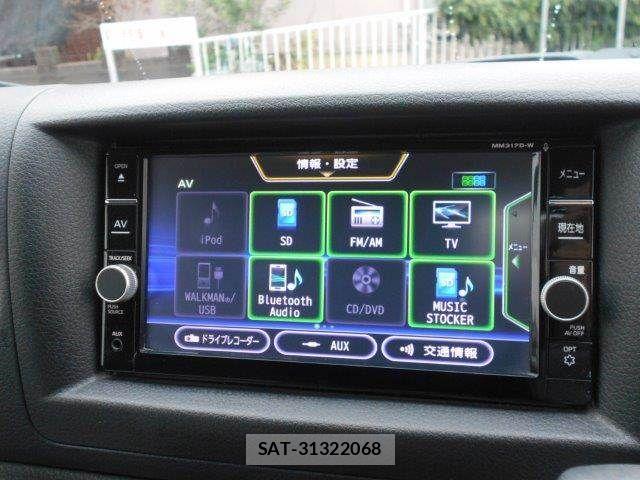 Nissan NV350 Caravan 2017-08 8660838-7
