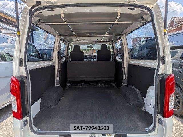 Nissan NV350 Caravan 2020-06 8666694-9