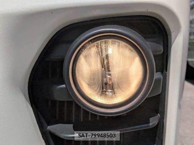 Nissan NV350 Caravan 2020-06 8666694-12