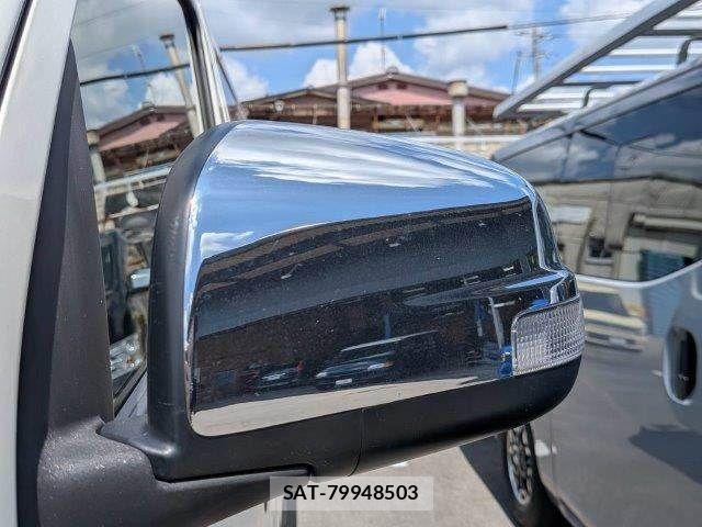 Nissan NV350 Caravan 2020-06 8666694-25