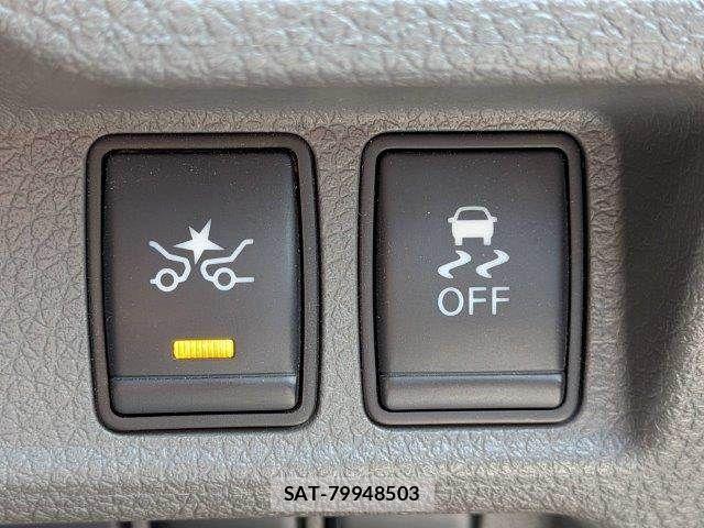 Nissan NV350 Caravan 2020-06 8666694-5