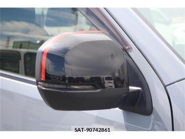 Nissan NV350 Caravan 2021-05 8660834-15