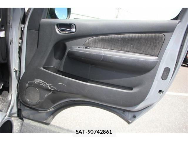 Nissan NV350 Caravan 2021-05 8660834-17