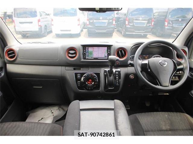 Nissan NV350 Caravan 2021-05 8660834-22