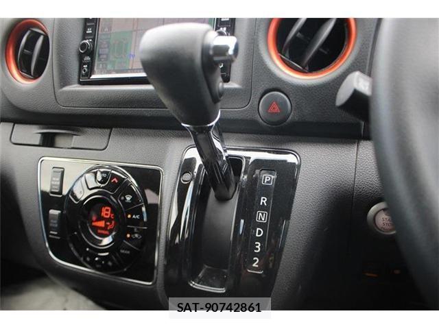 Nissan NV350 Caravan 2021-05 8660834-24