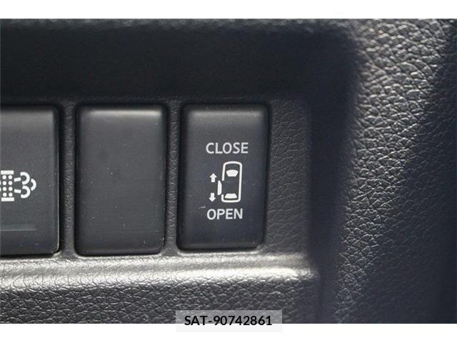 Nissan NV350 Caravan 2021-05 8660834-27