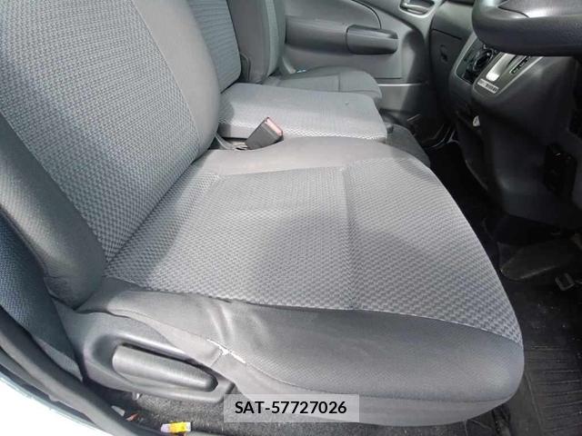Nissan NV350 Caravan 2019-07 8656629-9