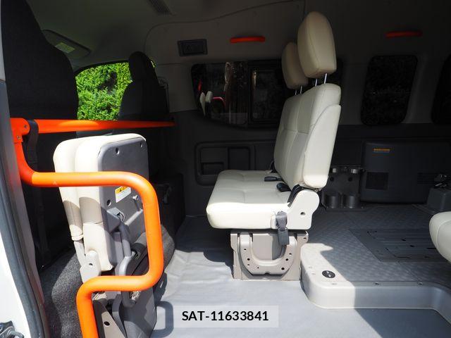Nissan NV350 Caravan 2017-09 8660839-10