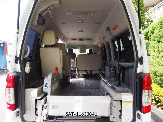 Nissan NV350 Caravan 2017-09 8660839-12