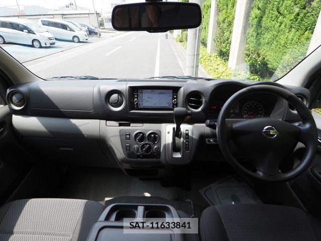 Nissan NV350 Caravan 2017-09 8660839-1