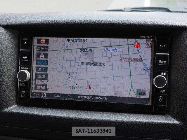 Nissan NV350 Caravan 2017-09 8660839-3