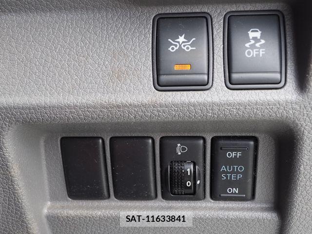 Nissan NV350 Caravan 2017-09 8660839-6