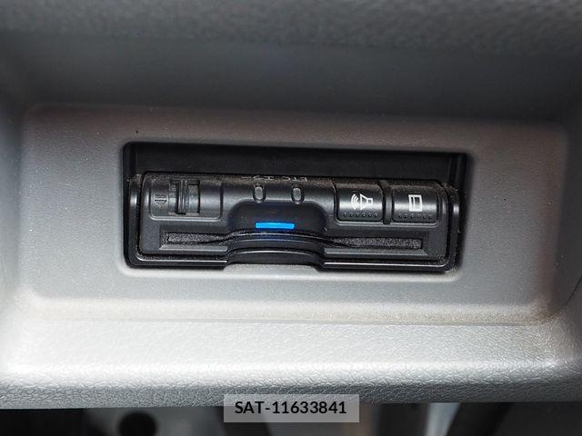 Nissan NV350 Caravan 2017-09 8660839-8