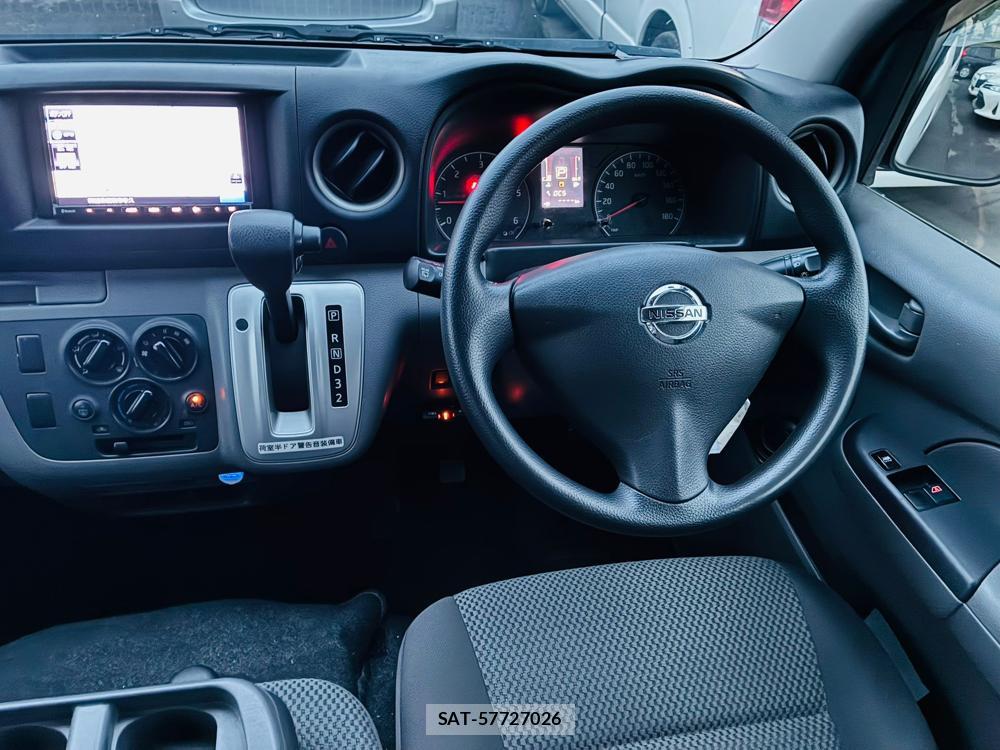 Nissan NV350 Caravan 2019-07 8656629-13