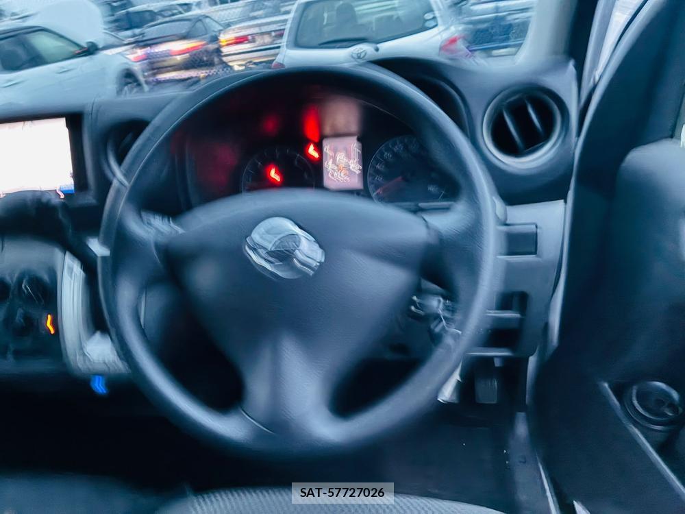 Nissan NV350 Caravan 2019-07 8656629-14
