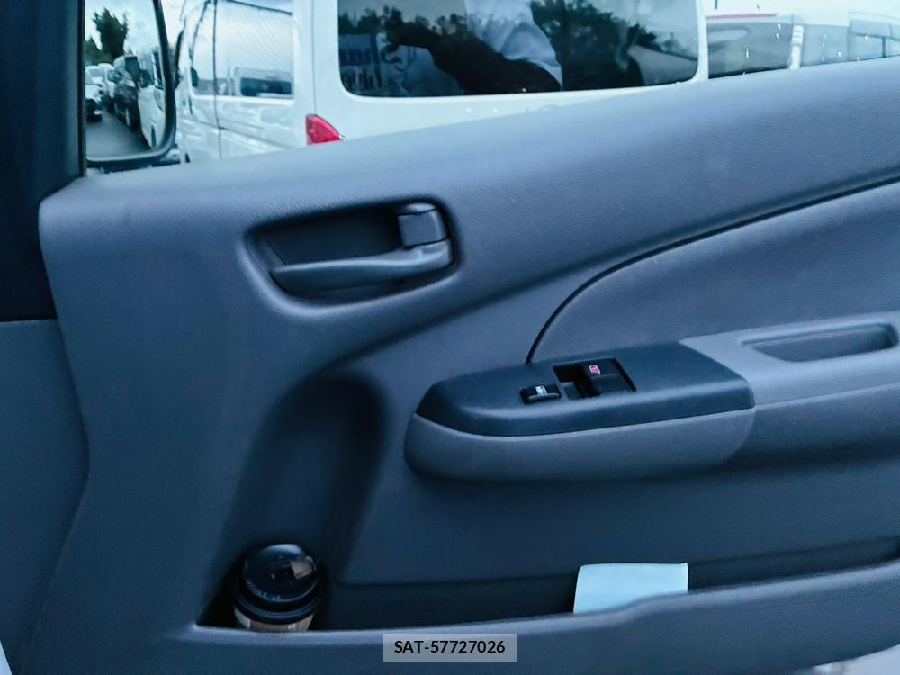Nissan NV350 Caravan 2019-07 8656629-20