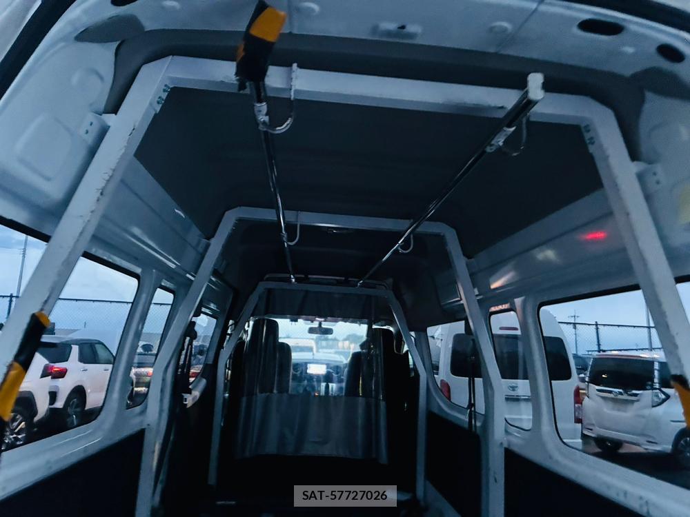 Nissan NV350 Caravan 2019-07 8656629-22