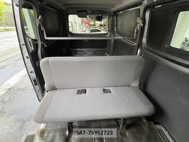 Nissan NV350 Caravan 2018-02 8686225-24