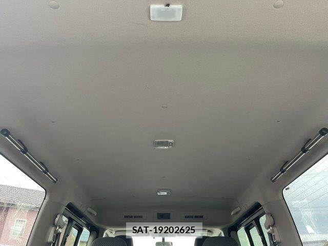 Nissan NV350 Caravan 2012-12 8744985-9