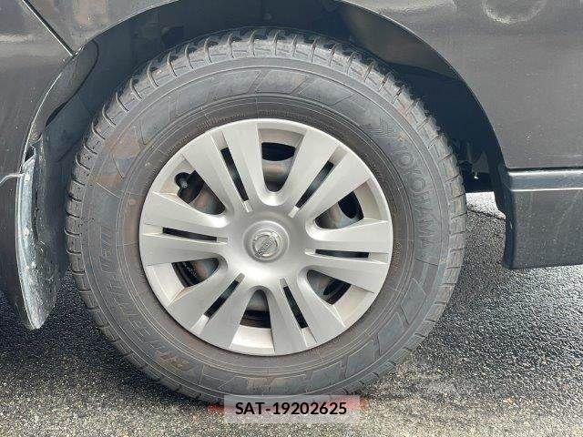 Nissan NV350 Caravan 2012-12 8744985-13