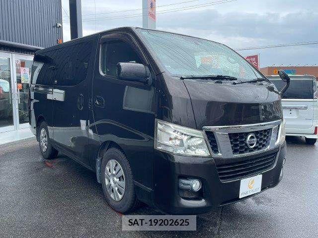 Nissan NV350 Caravan 2012-12 8744985-15