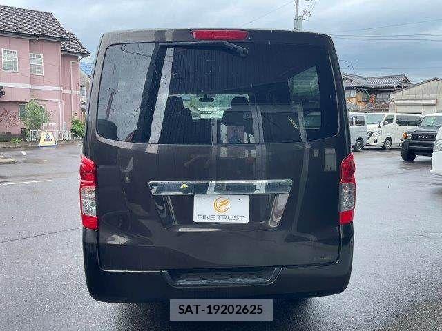 Nissan NV350 Caravan 2012-12 8744985-18