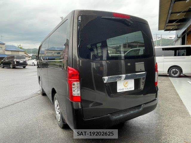 Nissan NV350 Caravan 2012-12 8744985-19