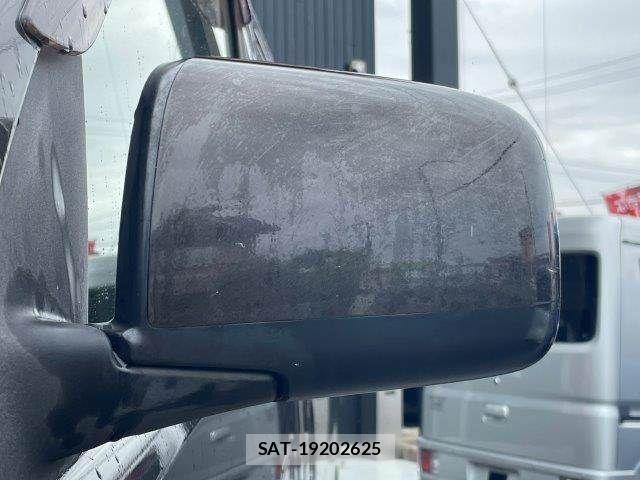 Nissan NV350 Caravan 2012-12 8744985-25