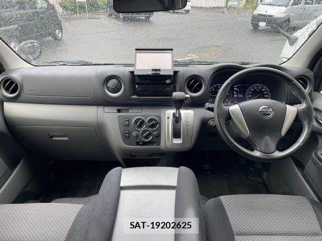 Nissan NV350 Caravan 2012-12 8744985-2