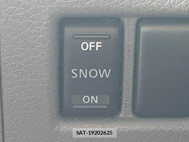 Nissan NV350 Caravan 2012-12 8744985-4