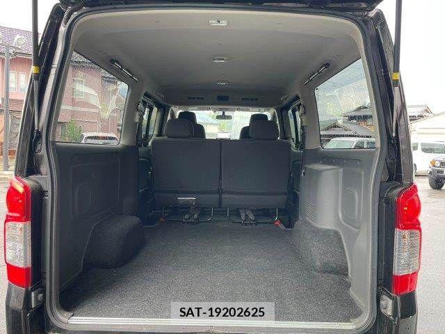 Nissan NV350 Caravan 2012-12 8744985-8
