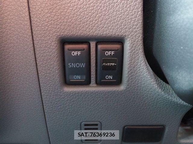 Nissan NV350 Caravan 2020-03 8744978-7
