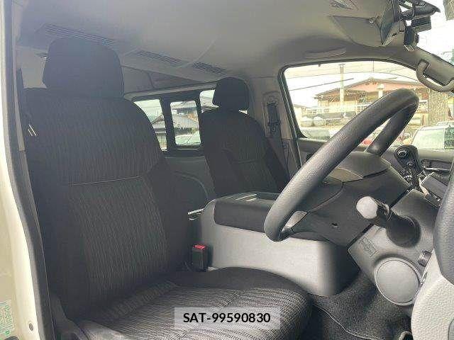 Nissan NV350 Caravan 2019-08 8744977-10