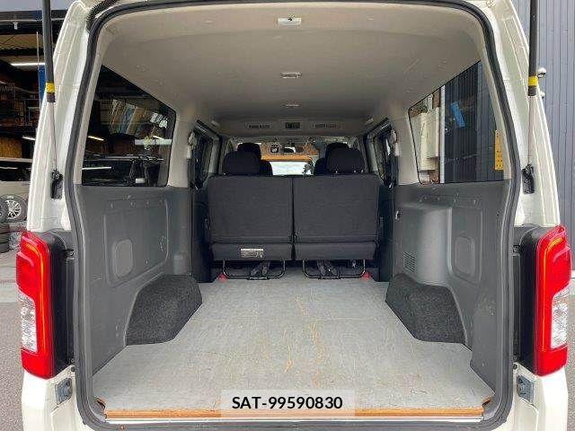 Nissan NV350 Caravan 2019-08 8744977-12