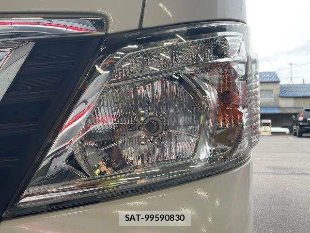 Nissan NV350 Caravan 2019-08 8744977-25