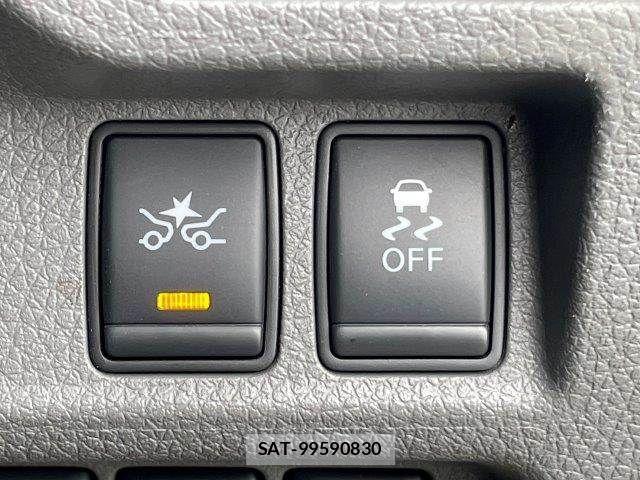 Nissan NV350 Caravan 2019-08 8744977-7
