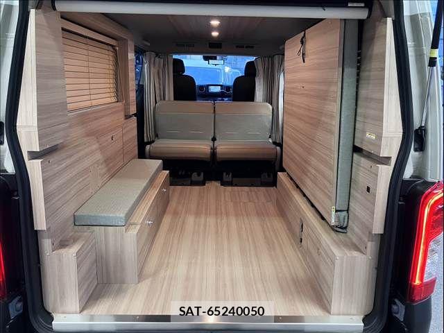 Nissan NV350 Caravan 2024-09 8744973-18