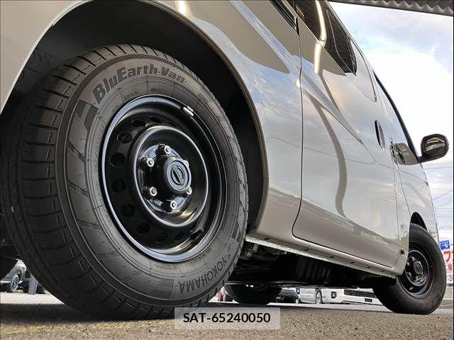 Nissan NV350 Caravan 2024-09 8744973-21