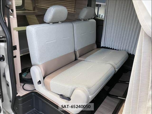 Nissan NV350 Caravan 2024-09 8744973-7