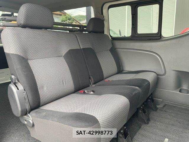 Nissan NV350 Caravan 2013-07 8744987-10