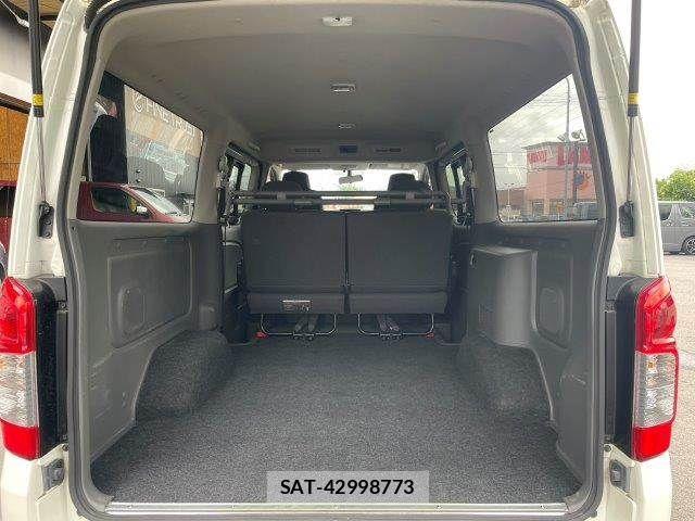 Nissan NV350 Caravan 2013-07 8744987-11