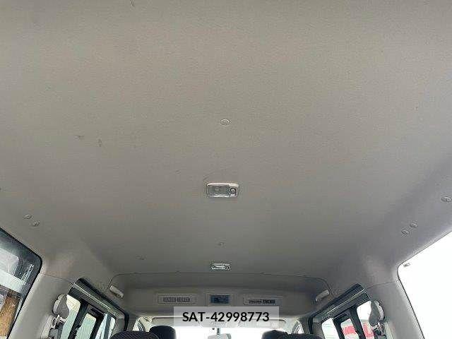 Nissan NV350 Caravan 2013-07 8744987-12