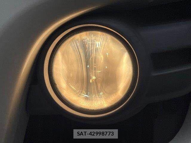 Nissan NV350 Caravan 2013-07 8744987-15